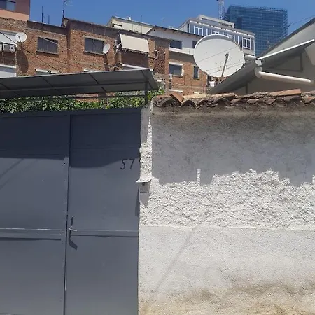 Centrally Located Lemon House Ferienhaus